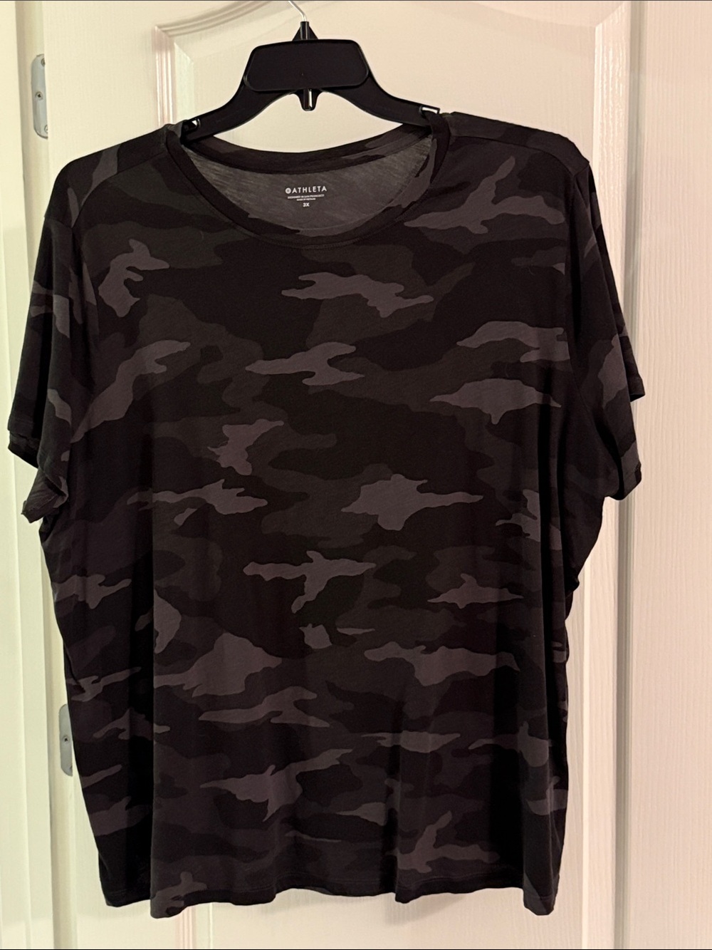 Athleta 3X Black & Gray Camo Short-Sleeve Tee